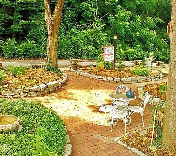 Maple Leaf Hotel 3*