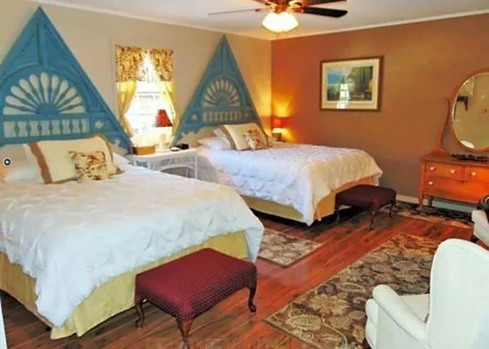 Hotel Maple Leaf