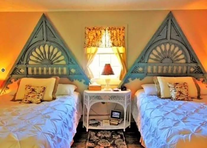 Hotel Maple Leaf
