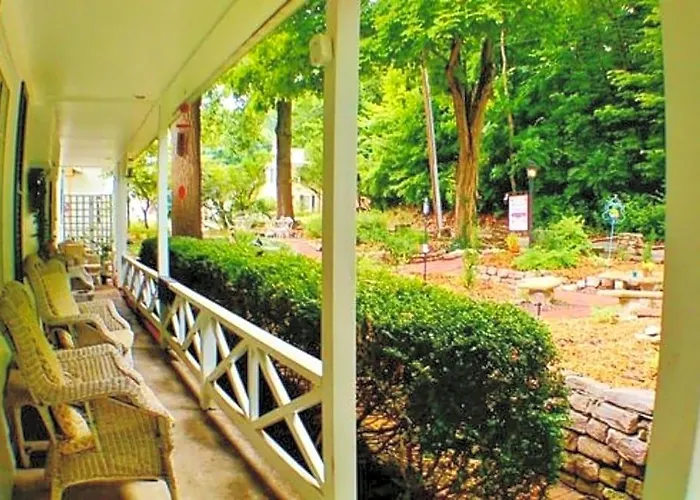 Hotel Maple Leaf Elsah