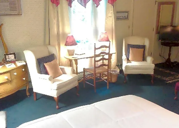 Maple Leaf Hotel 3*
